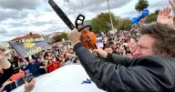 Buscando esquivar la polémica de presuntas coimas en Discapacidad, Milei seguirá de campaña este miércoles