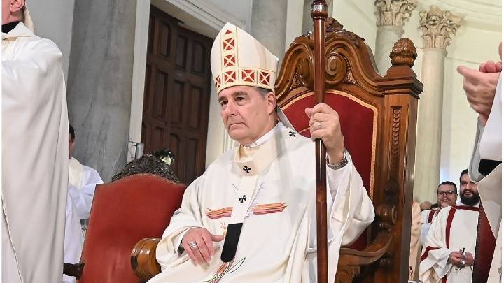 "Cuando más lo necesité, me negó ayuda": fuerte acusación contra Monseñor Raúl Martín