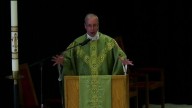 Pastor de la iglesia Anunciación celebra su primera misa desde el tiroteo