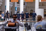 Trump toma control de la policía de Washington y advierte a otras ciudades demócratas