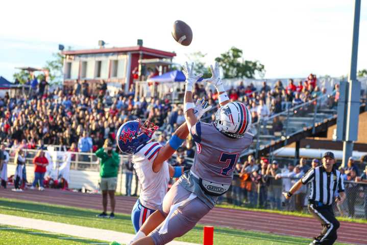 Independence starts fast and rallies to defeat Herbert Hoover, 37