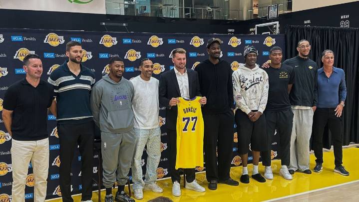 Luka Doncic agrees to a contract extension through 2028 with the Lakers, committing to his new team