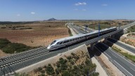 La alta velocidad Madrid-Galicia recupera hoy la normalidad