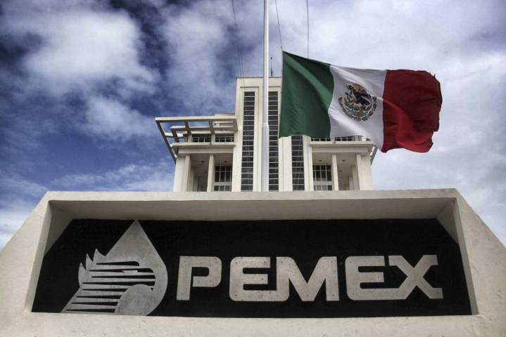 Acusan en Estados Unidos a dos mexicanos por sobornos a Pemex