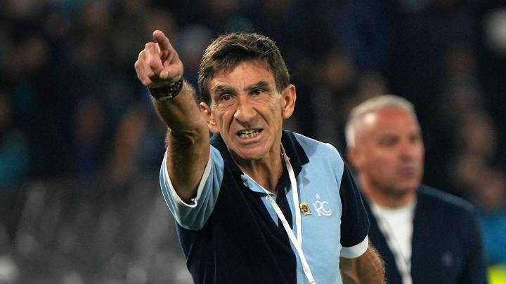 La tajante advertencia de Gustavo Costas a Barros Schelotto tras la agónica clasificación de Racing