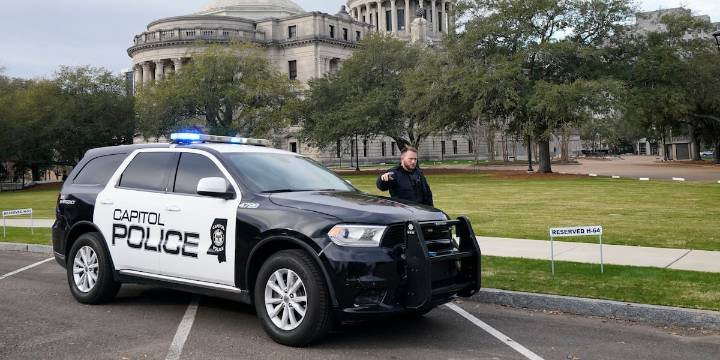 Juvenile runs from Capitol Police, hits side of building, then goes to the hospital
