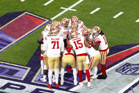49ers Quietly Replace Key 62-YO Veteran Fighting Cancer Just as Kyle Shanahan’s Team Prepares for Preseason As Shanahan’s 49ers gear up for preseason, the team's voice Greg Papa steps away, causing a 