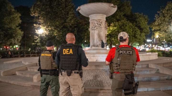 Trump vows to crack down on D.C. crime. And, Putin-Trump meeting to discuss end of war