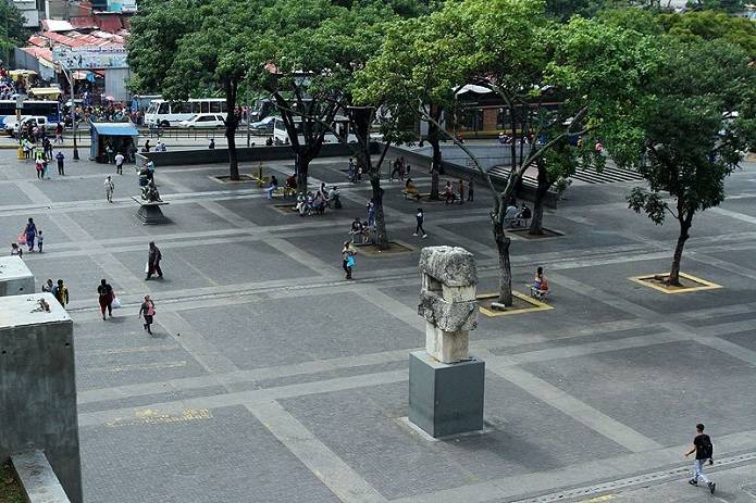 Caraqueños agradecen recuperación de la plaza Francisco Narváez