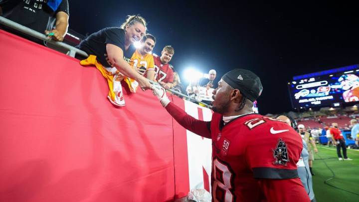 How Shilo Sanders is handling spotlight, trying to make Bucs