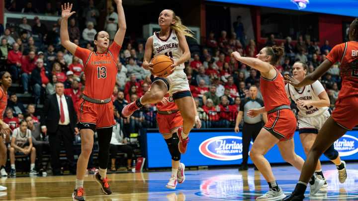 USI announces 2025-26 women's basketball non