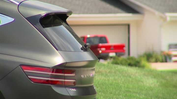 New Berlin and Brookfield police departments sound alarm over reported car entry spike