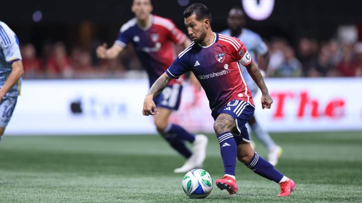 FC Dallas transfers Lucho Acosta to Fluminense FC in Brazil