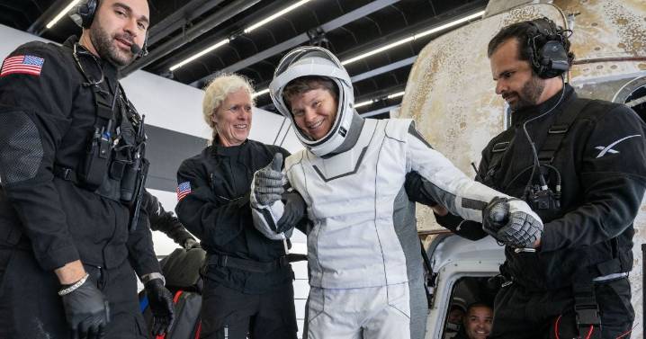 Cuatro astronautas regresan a la Tierra tras cinco meses en la Estación Espacial Internacional