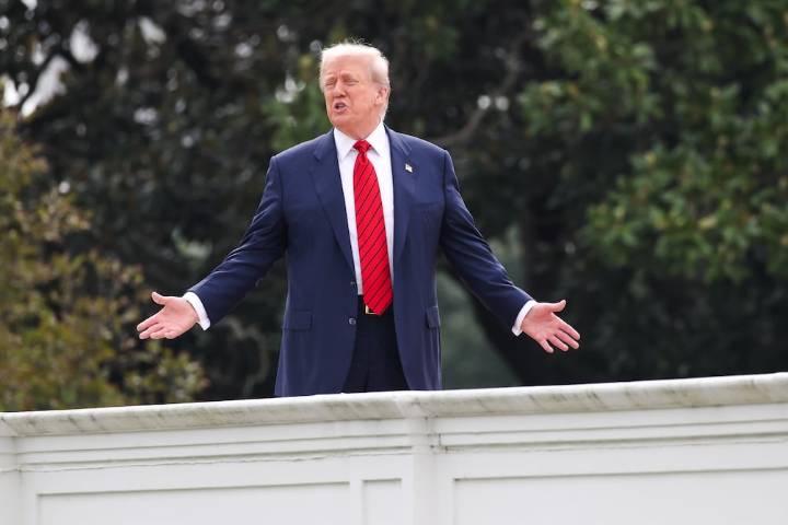 Donald Trump impone aranceles adicionales del 25 % a India por la compra de petróleo ruso