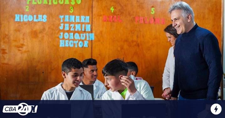 Casi 1.300 escuelas de Córdoba tienen conexión a internet satelital