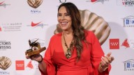 Karla Sofía Gascón rompe el silencio sobre polémica de los Óscar y celebra premio en Venecia