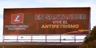 Partido Liberal lanzó su campaña “antipetrismo” con gigantescas vallas: así marcan su distancia del presidente