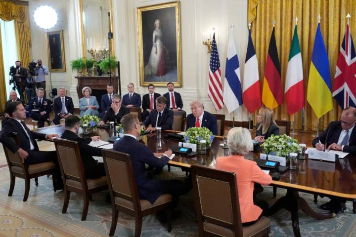 Alaska summit shows Trump always chickens out when facing Putin