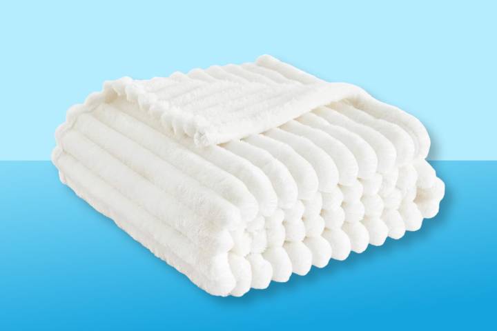 Amazon’s Best-Selling Throw Blanket Is Only $13 with Prime Today