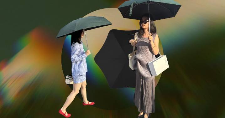 Why We Should All Start Carrying Parasols