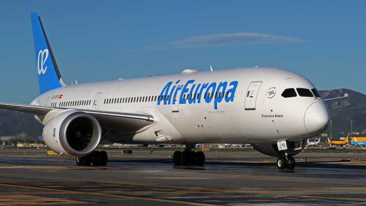 Exact days and time you can score international flights for as low as $137 as 'September slump' sees prices nosedive