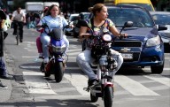 FOTOS: Así conducen usuarios de bicimotos en la CDMX; aprueban reformas a ley de movilidad