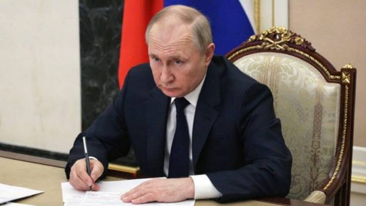 Vladimir Putin enfría la cumbre con Volodimir Zelenski pese al impulso de Donald Trump: "Es posible que no quiera acordar"