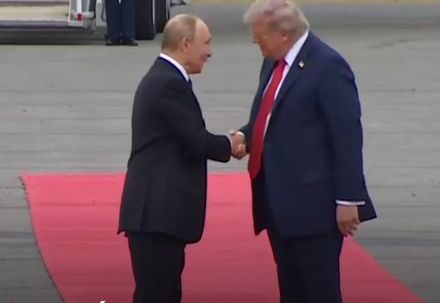 EEUU: Putin llega a Alaska para una reunión cara a cara con Trump