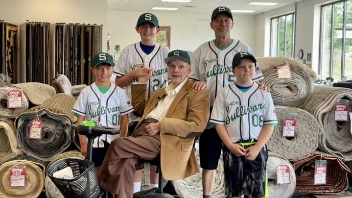 Young players meet Grand Rapids baseball legend ahead of upcoming competition