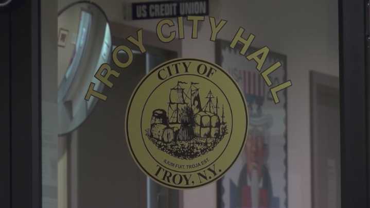 Troy leaders narrowly approve new city hall location