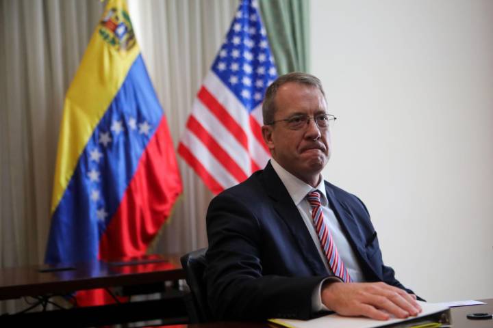 Diplomático de EEUU cree que todo el mundo espera la caída de Maduro pero no es el momento