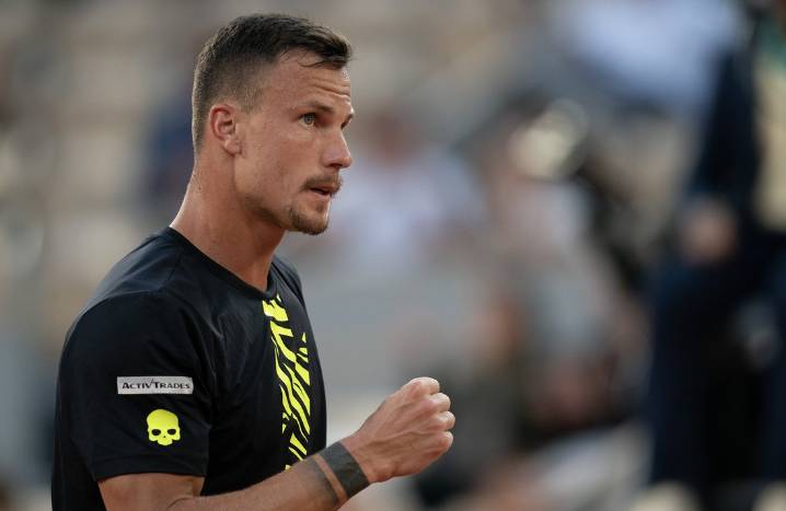 Deadspin | Martin Fucsovics tops another seeded foe, reaches Winston-Salem semis