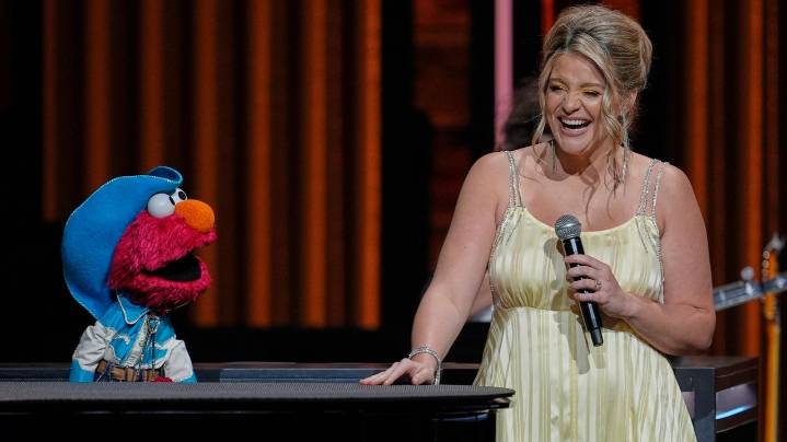 'Sesame Street' stars Elmo and Abby Cadabby sing and host in their Grand Ole Opry debut