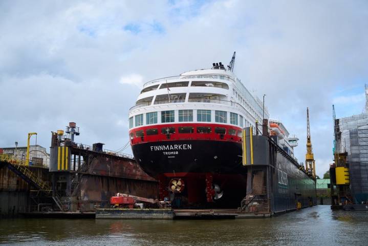 Hurtigruten’s Finnmarken Gets New Propeller in Drydock