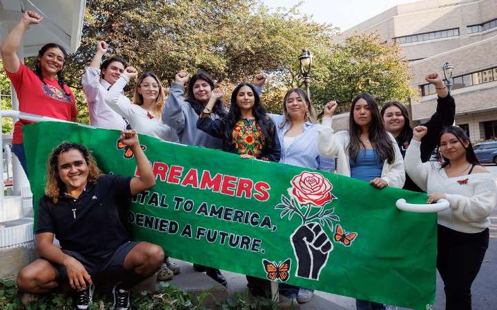 Young Adult Immigrants Organizing under Comité Sín Fronteras