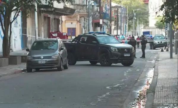 Un policía mató a un hombre que intentó robarle el arma en La Boca