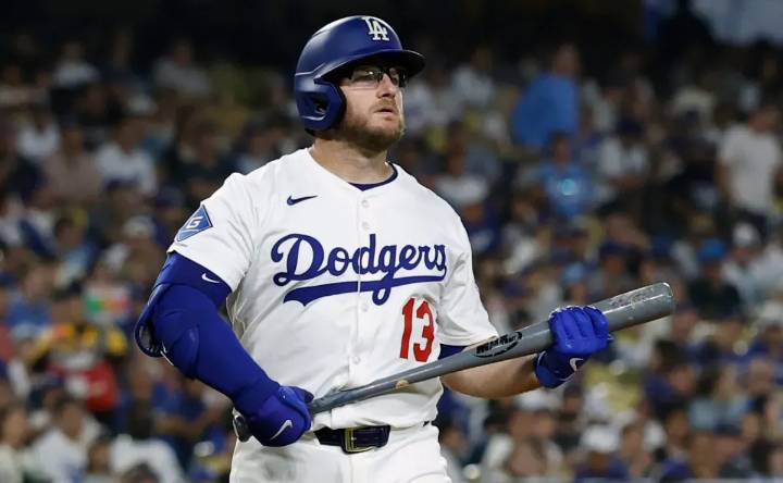 LA Dodgers reportedly develop backup plan as they await Max Muncy’s return for Padres series