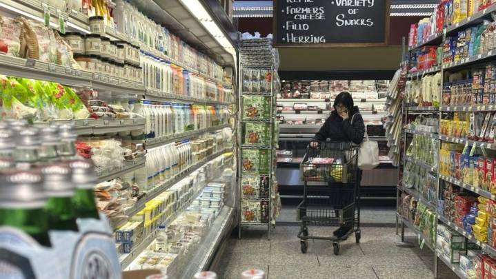 Majority says tariffs, inflation erasing their hard work: Survey