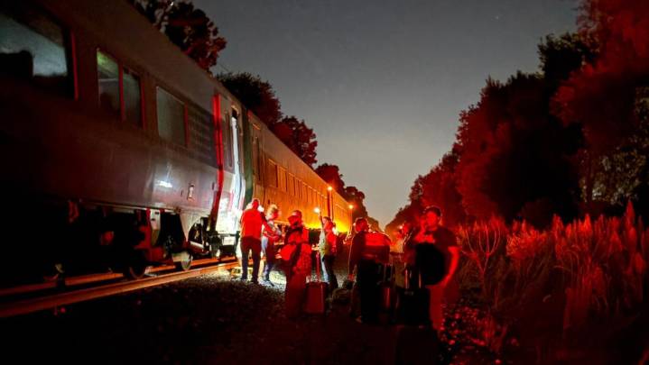 Passenger describes ‘smelly, disgusting’ conditions inside train stranded for hours