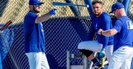 Dodgers place Max Muncy on injured list with oblique strain