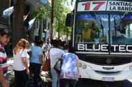 Los concejales de la Capital y La Banda votarán la suba del boleto único de colectivos a $950