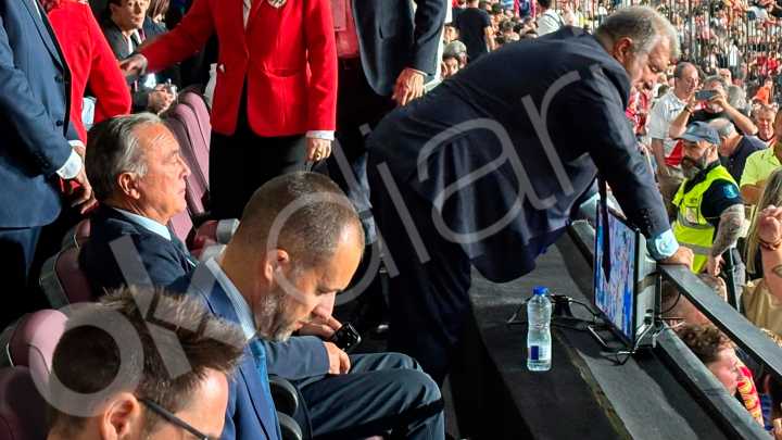 Como con Negreira: del parking del Camp Nou al compadreo de Laporta con los árbitros en el palco