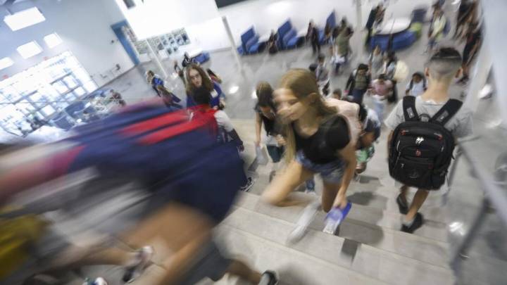 How to get kids back on a sleep schedule for the school year