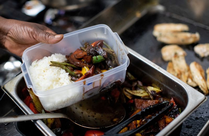 Wary diners shun restaurants, raising prospect of boost for retailers