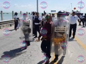 LIBERAN EL ZACATAL BLOQUEADO POR TAXISTAS