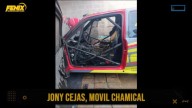 Chamical: Un auto de carrera se incendió por completo dentro de una vivienda