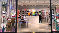 Empresa de moda cierra sus tiendas en Chile: Sus productos están con hasta 65% de descuento