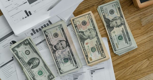 Dólar blue: cómo cerró su cotización HOY viernes 15 de agosto