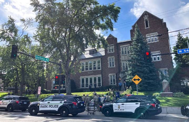 Tiroteo en escuela católica deja al menos dos muertos y una veintena de heridos en Minneapolis